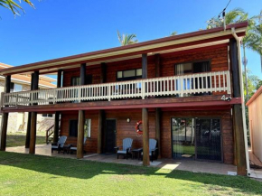 Beachside Modern Cedar Home, Emu Park